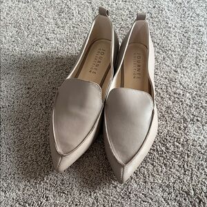 Journee Collection Women's Beige Pointed Loafers